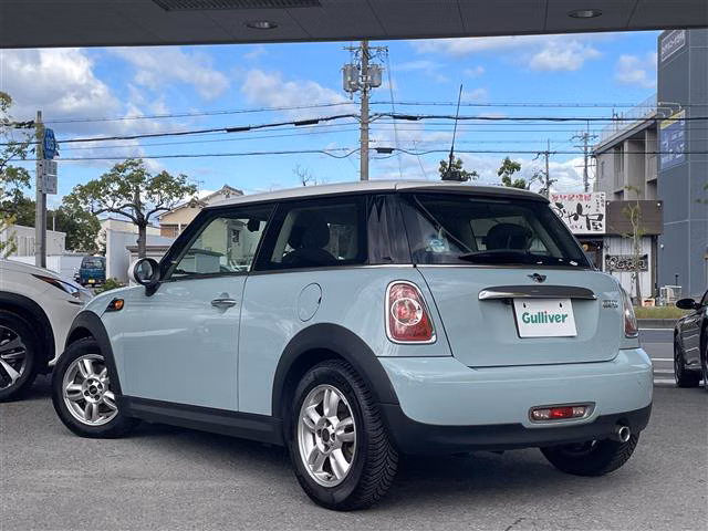 MINI HATCH