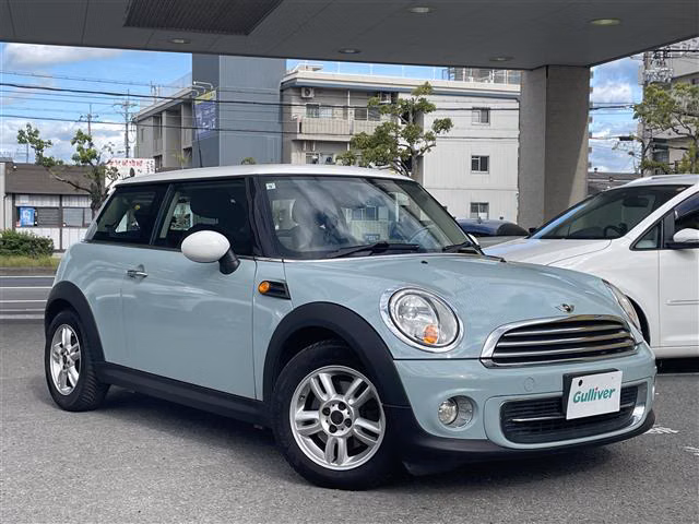 MINI HATCH