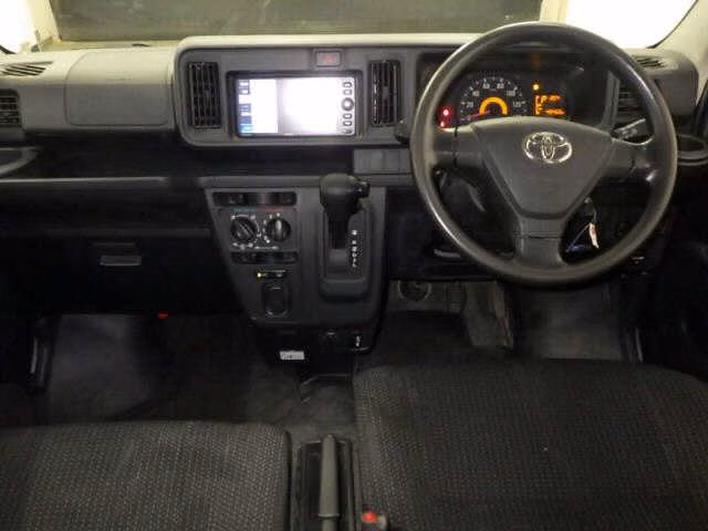TOYOTA PIXIS VAN