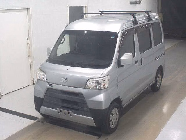 TOYOTA PIXIS VAN
