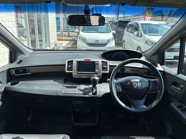 HONDA FREED SPIKE