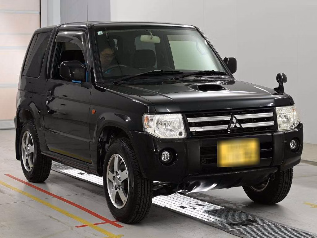 MITSUBISHI PAJERO MINI