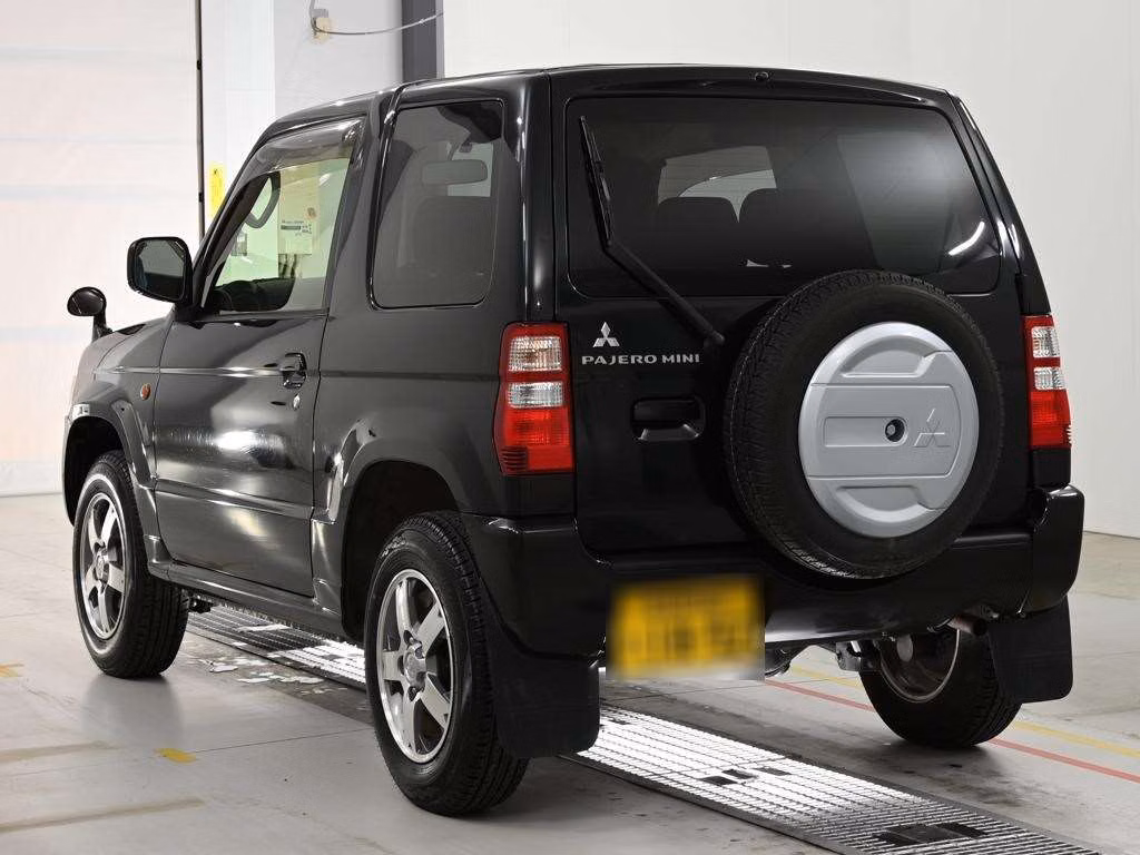 MITSUBISHI PAJERO MINI