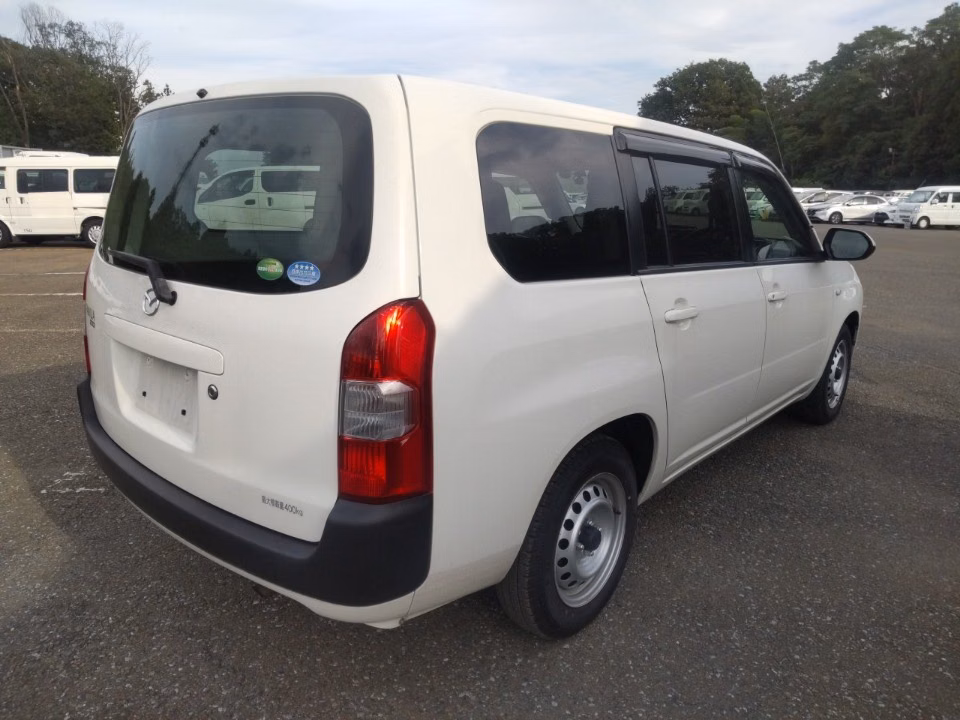 MAZDA FAMILIA