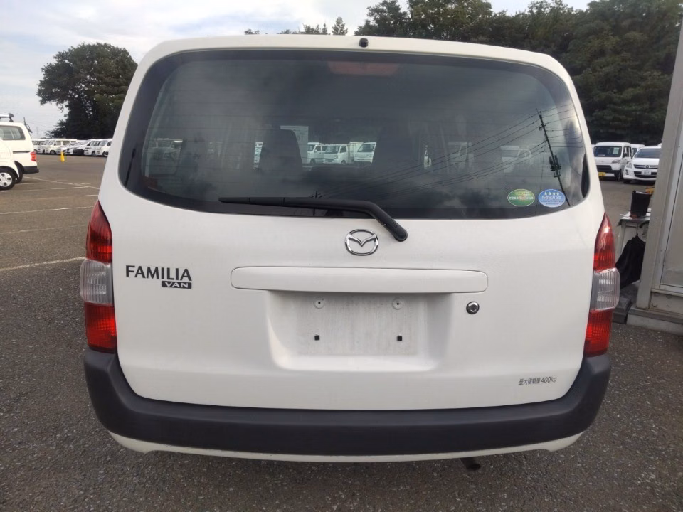 MAZDA FAMILIA