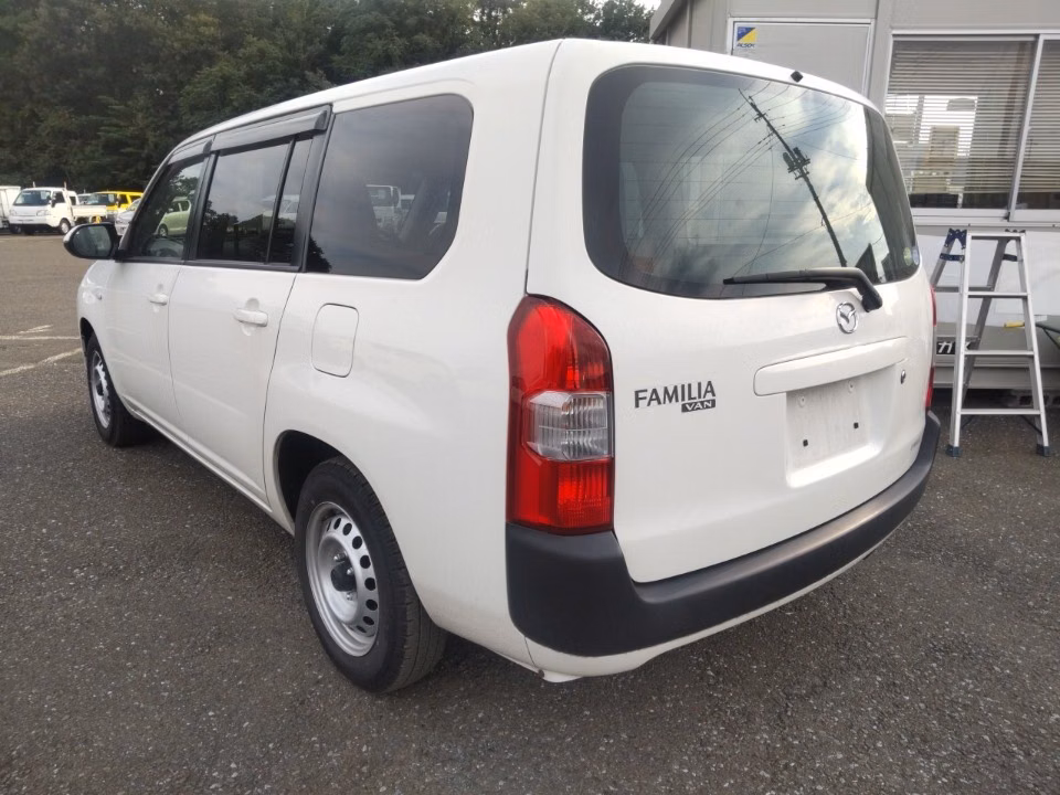 MAZDA FAMILIA