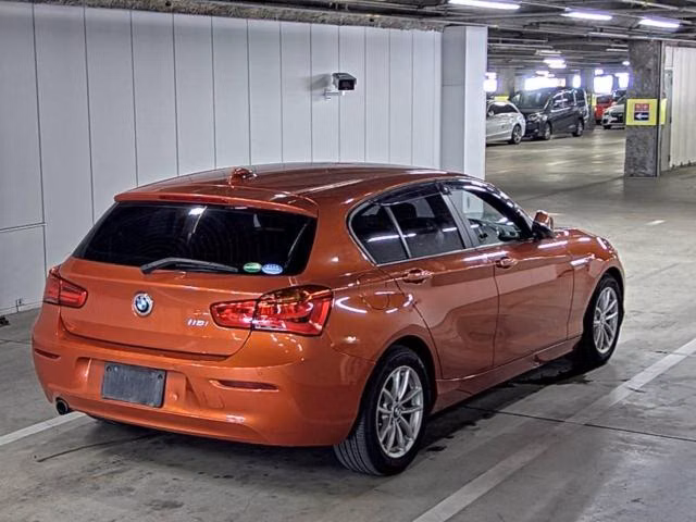 BMW 1-SERIES