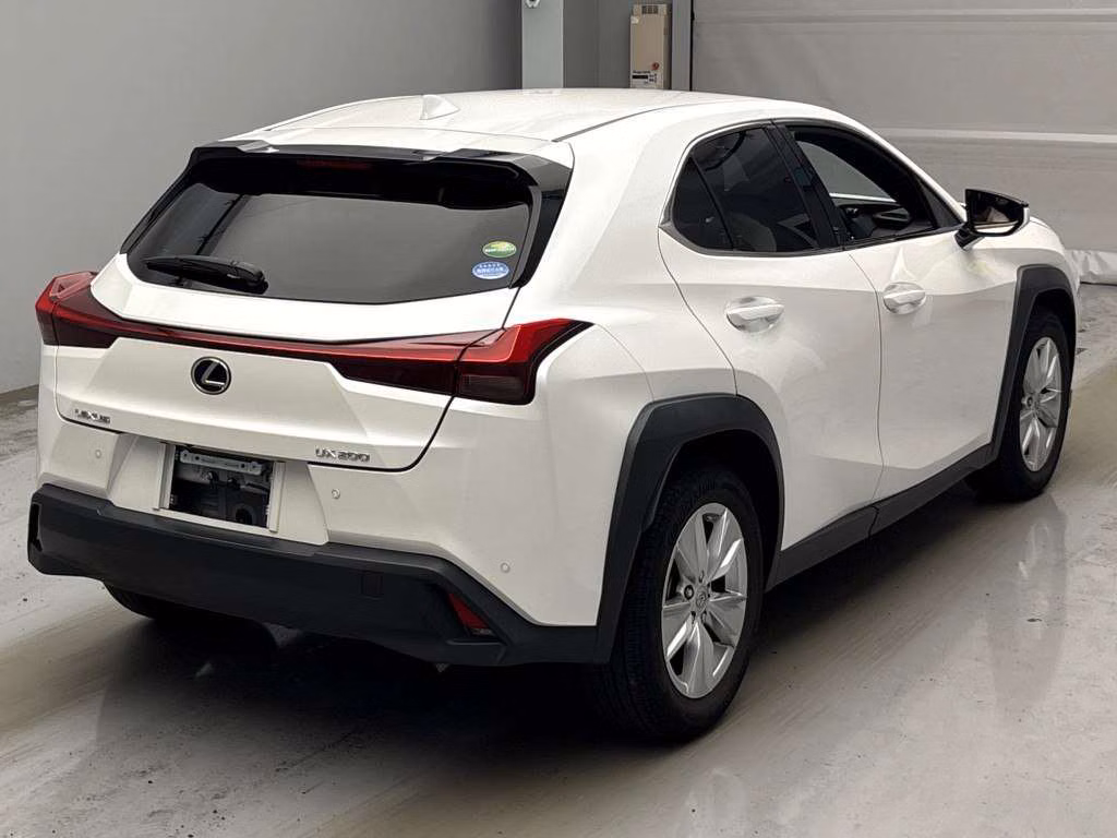 LEXUS UX200
