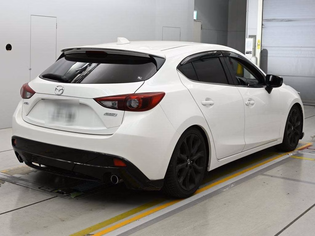 MAZDA AXELA