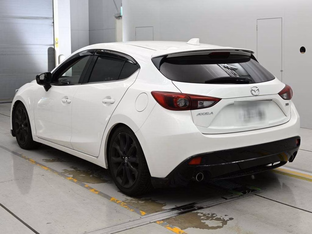 MAZDA AXELA
