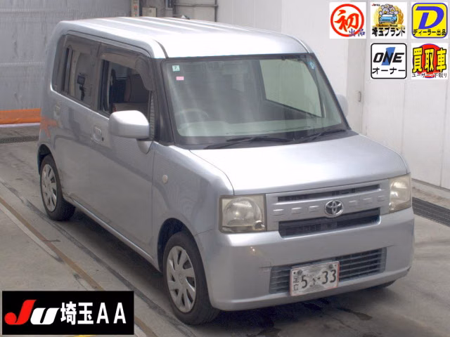TOYOTA PIXIS SPACE