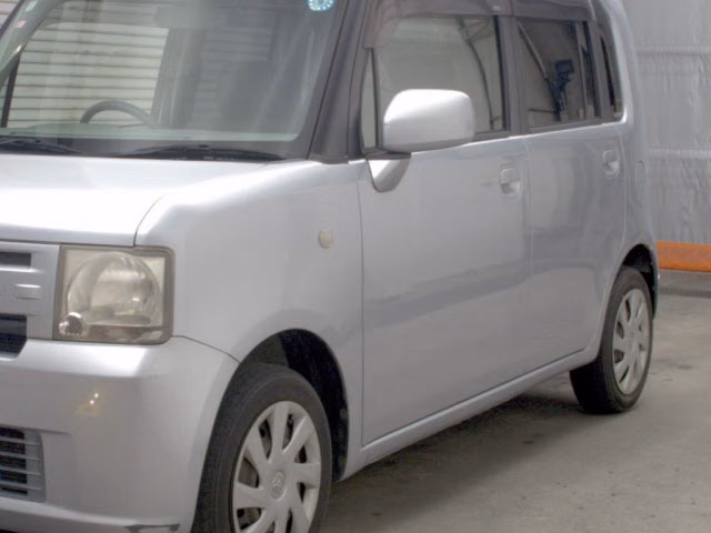 TOYOTA PIXIS SPACE