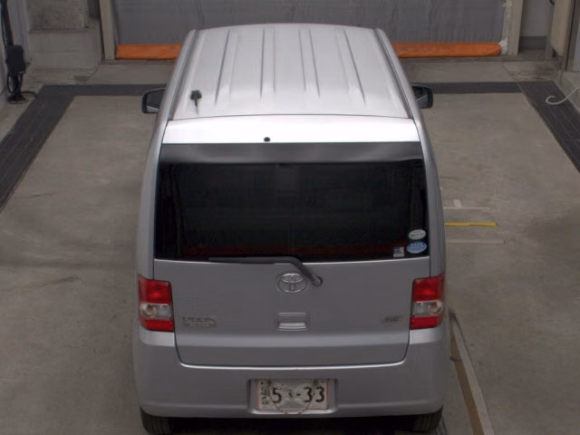 TOYOTA PIXIS SPACE