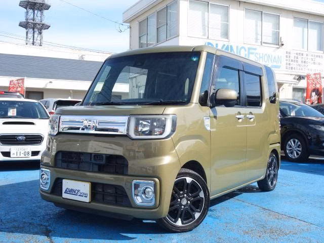 DAIHATSU WAKE