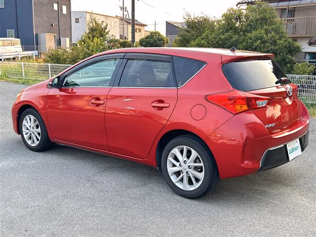 TOYOTA AURIS
