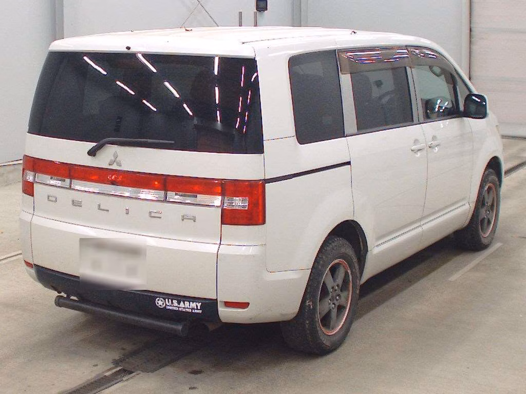 MITSUBISHI DELICA D:5