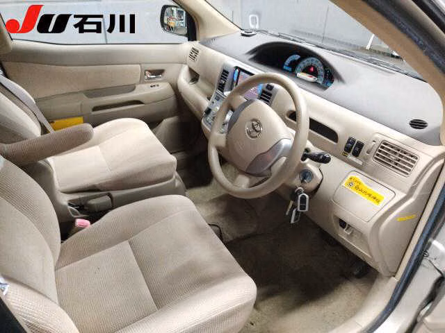 TOYOTA RAUM