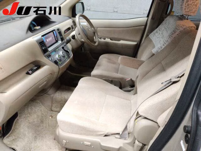 TOYOTA RAUM