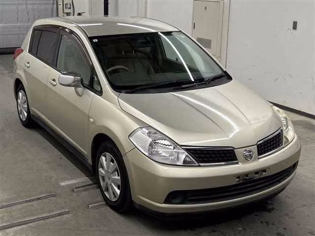 NISSAN TIIDA
