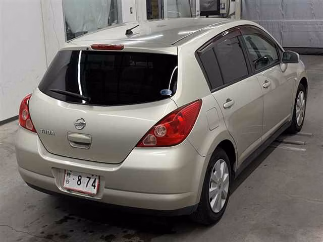 NISSAN TIIDA