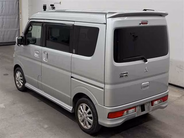 MITSUBISHI TOWN BOX