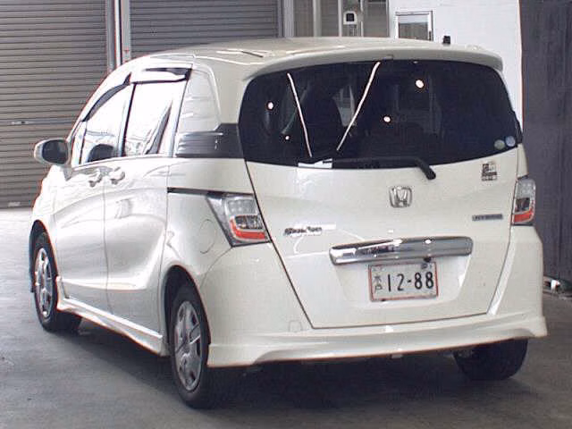 HONDA FREED SPIKE