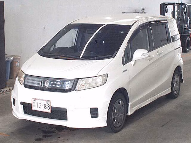 HONDA FREED SPIKE