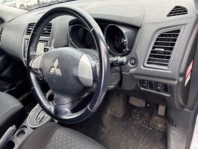 MITSUBISHI RVR