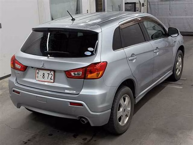 MITSUBISHI RVR