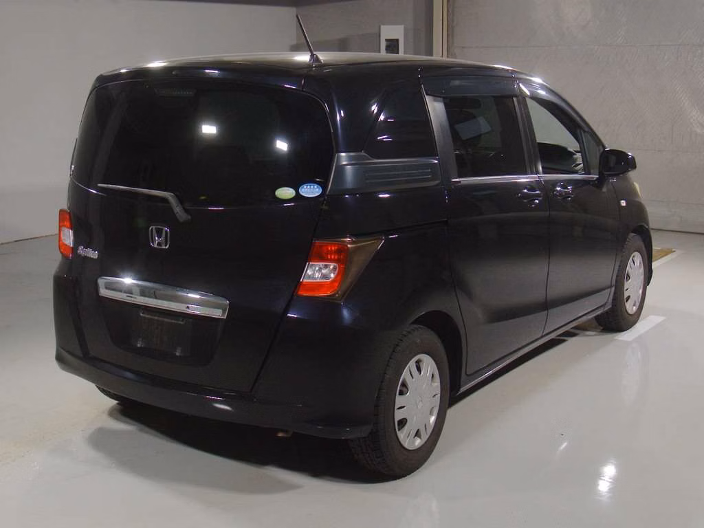 HONDA FREED SPIKE