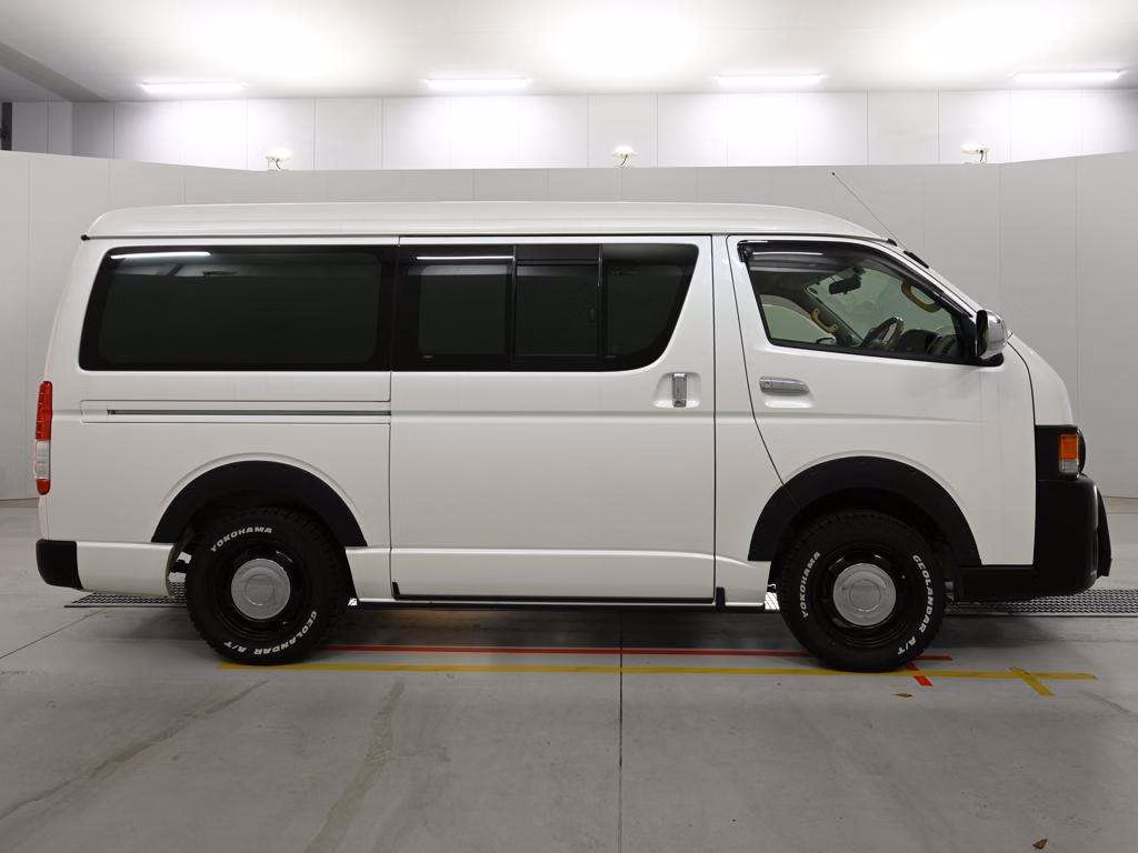 TOYOTA REGIUS ACE