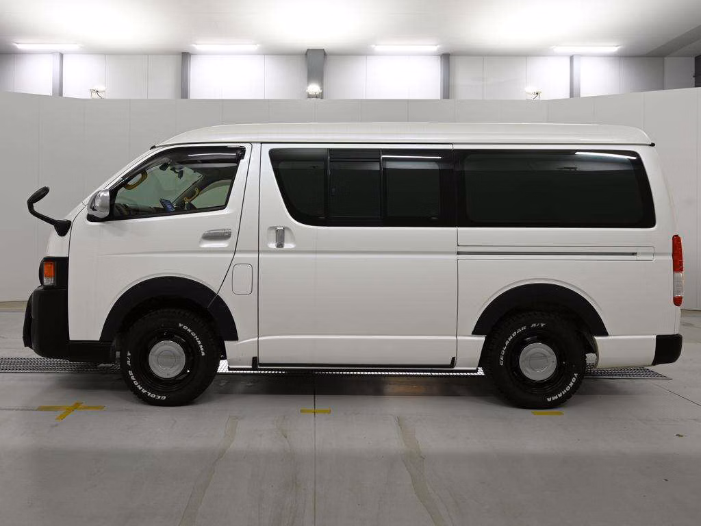 TOYOTA REGIUS ACE