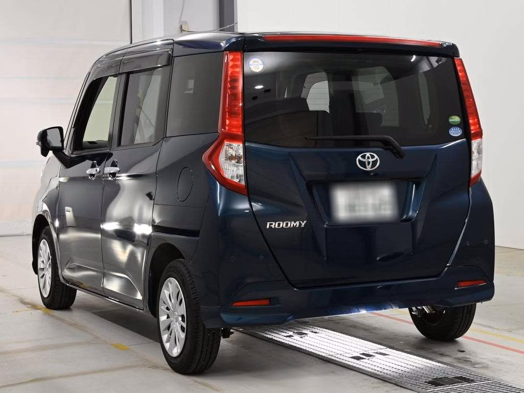 TOYOTA ROOMY