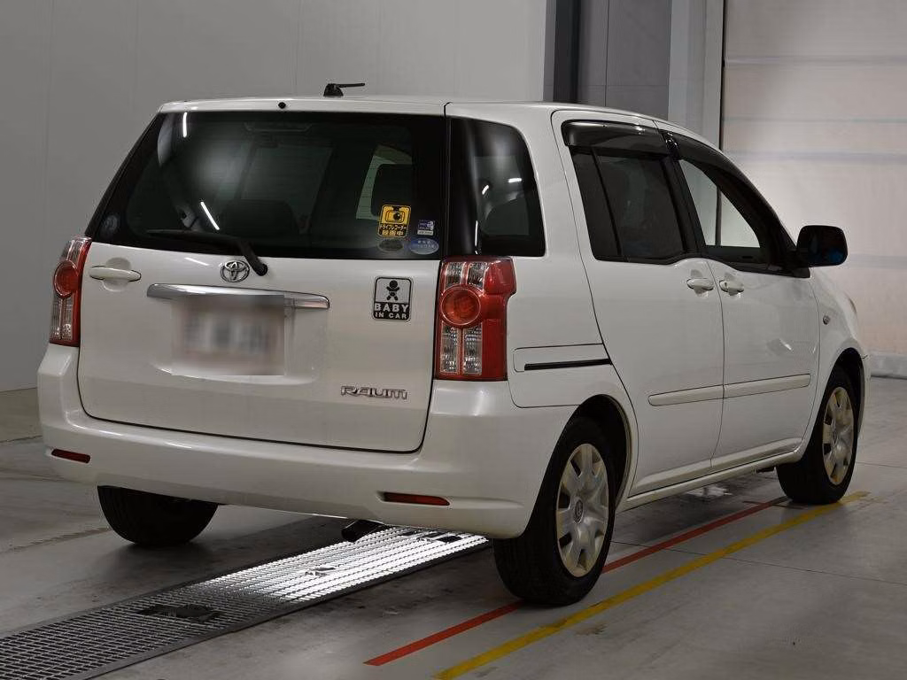 TOYOTA RAUM