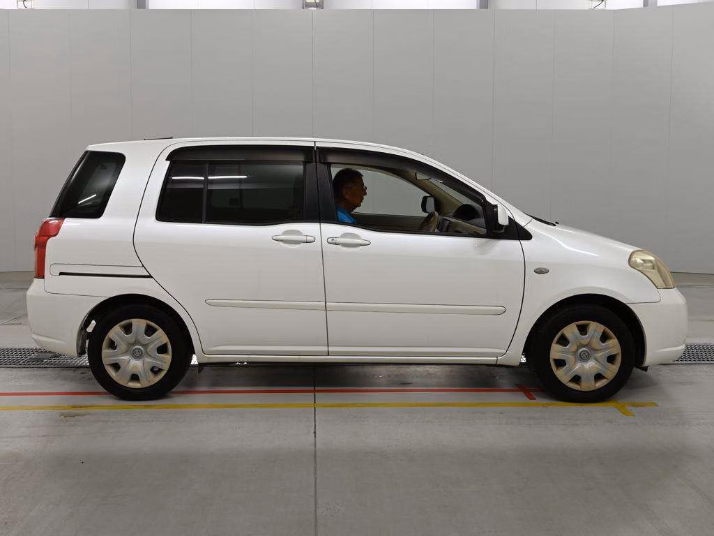 TOYOTA RAUM