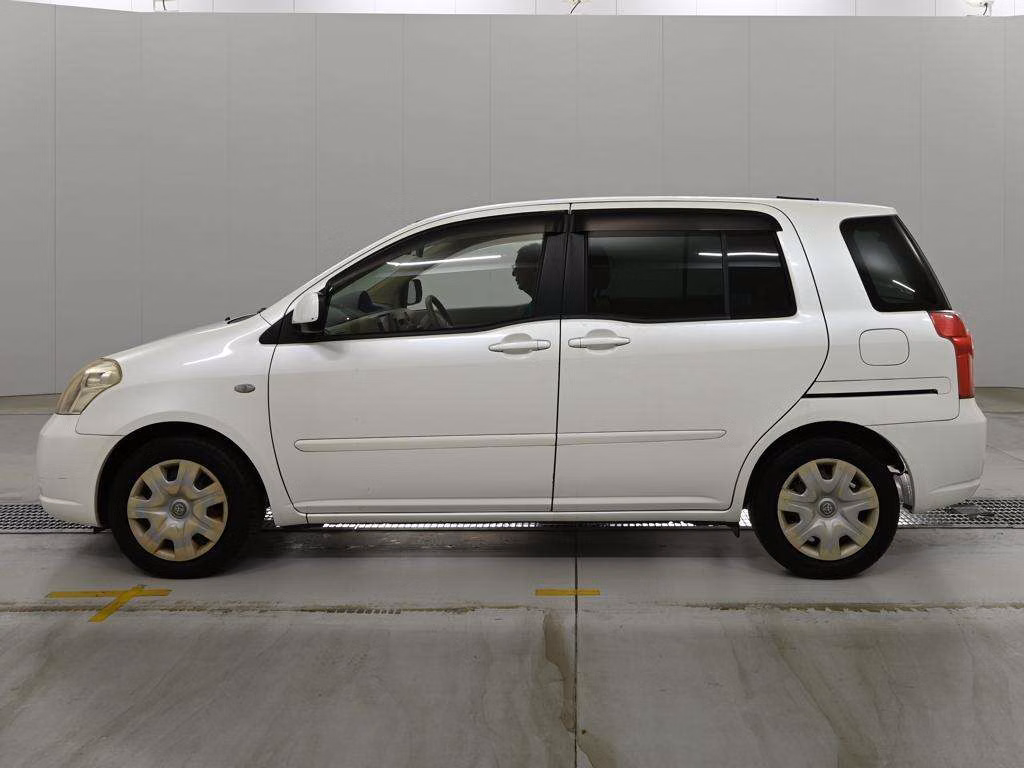 TOYOTA RAUM