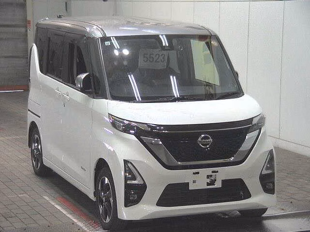 NISSAN ROOX
