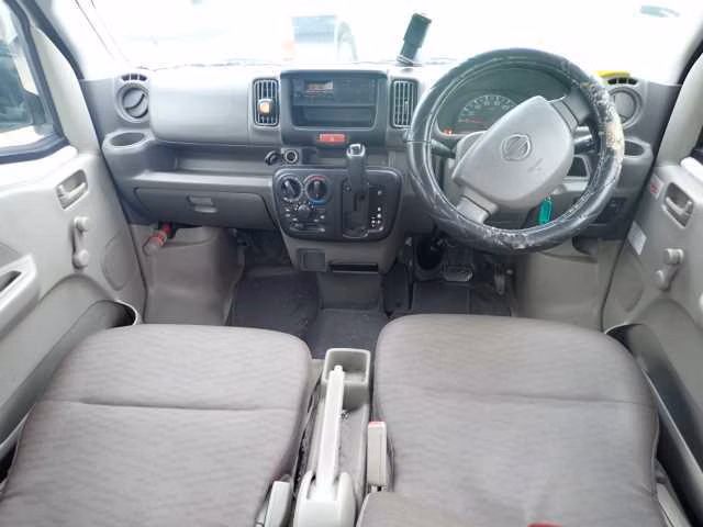 NISSAN NV100 CLIPPER