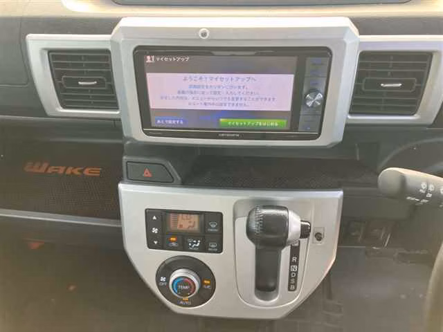 DAIHATSU WAKE