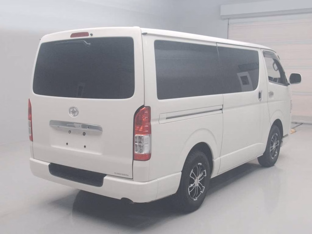 TOYOTA REGIUS ACE