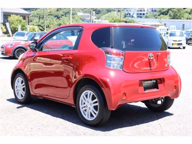 TOYOTA IQ