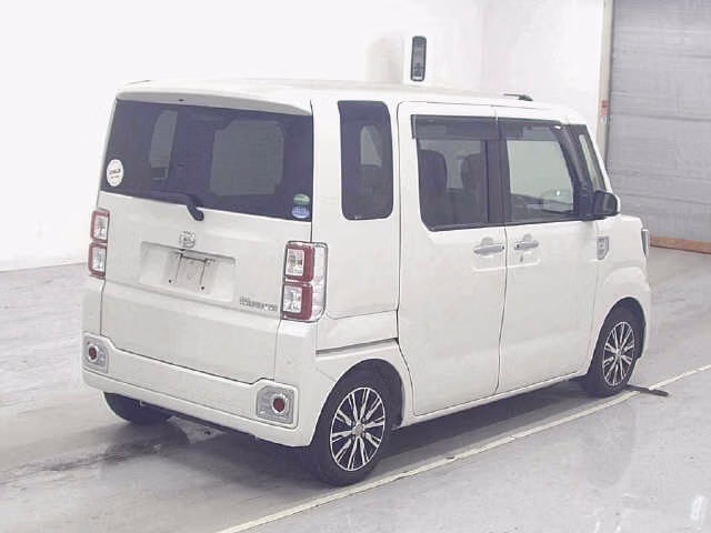 DAIHATSU WAKE