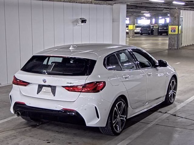 BMW 1-SERIES