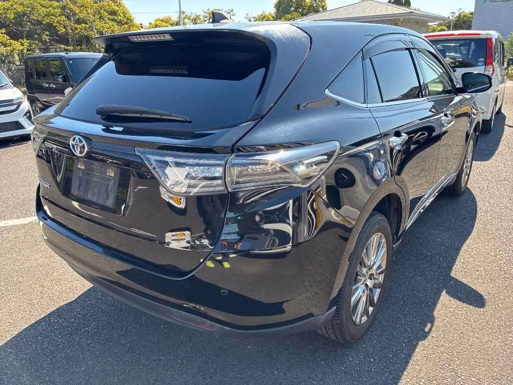 TOYOTA HARRIER