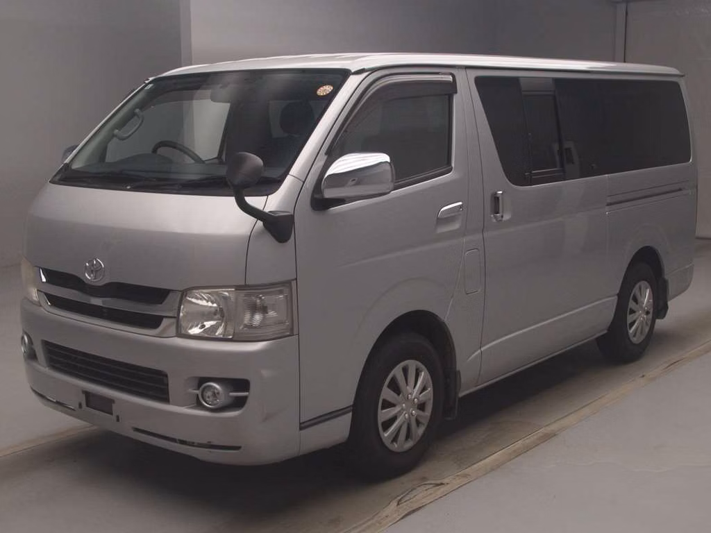 TOYOTA REGIUS ACE
