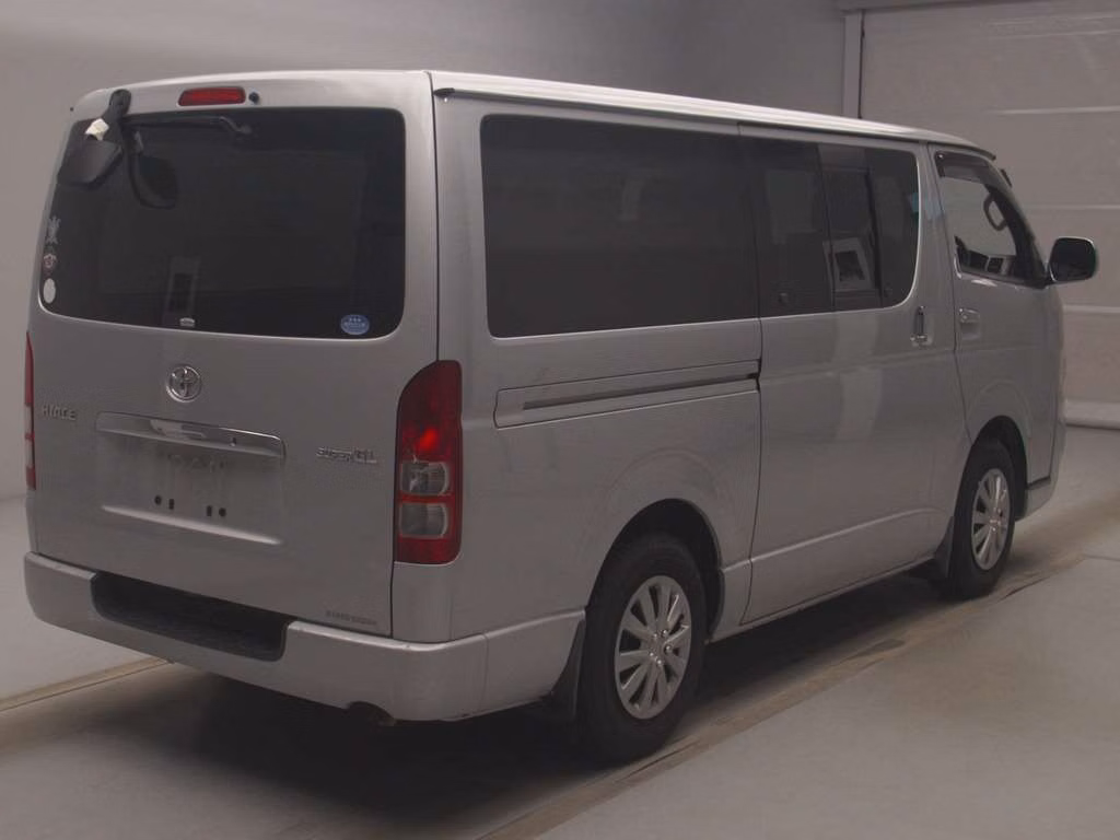 TOYOTA REGIUS ACE