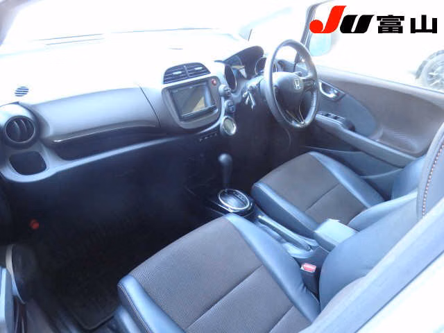 HONDA FIT SHUTTLE