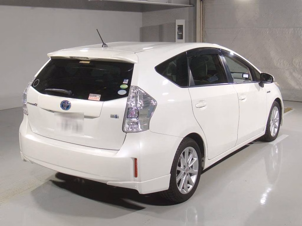 TOYOTA PRIUS ALPHA