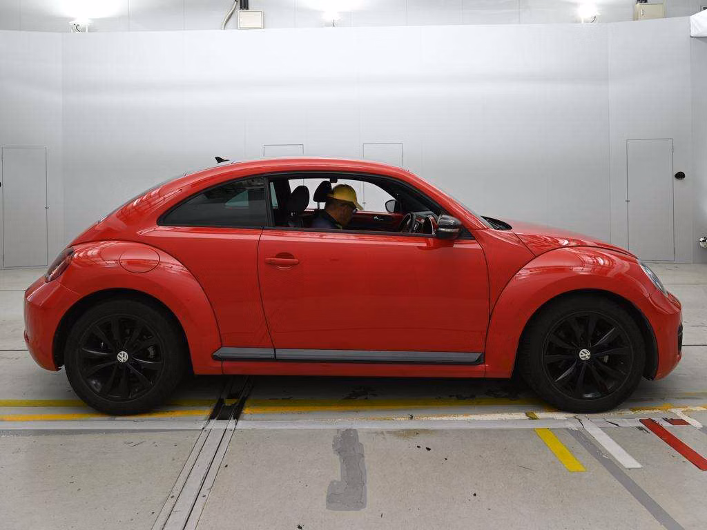 VOLKSWAGEN BEETLE