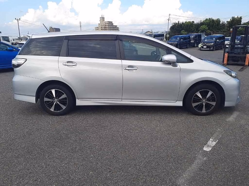 TOYOTA WISH